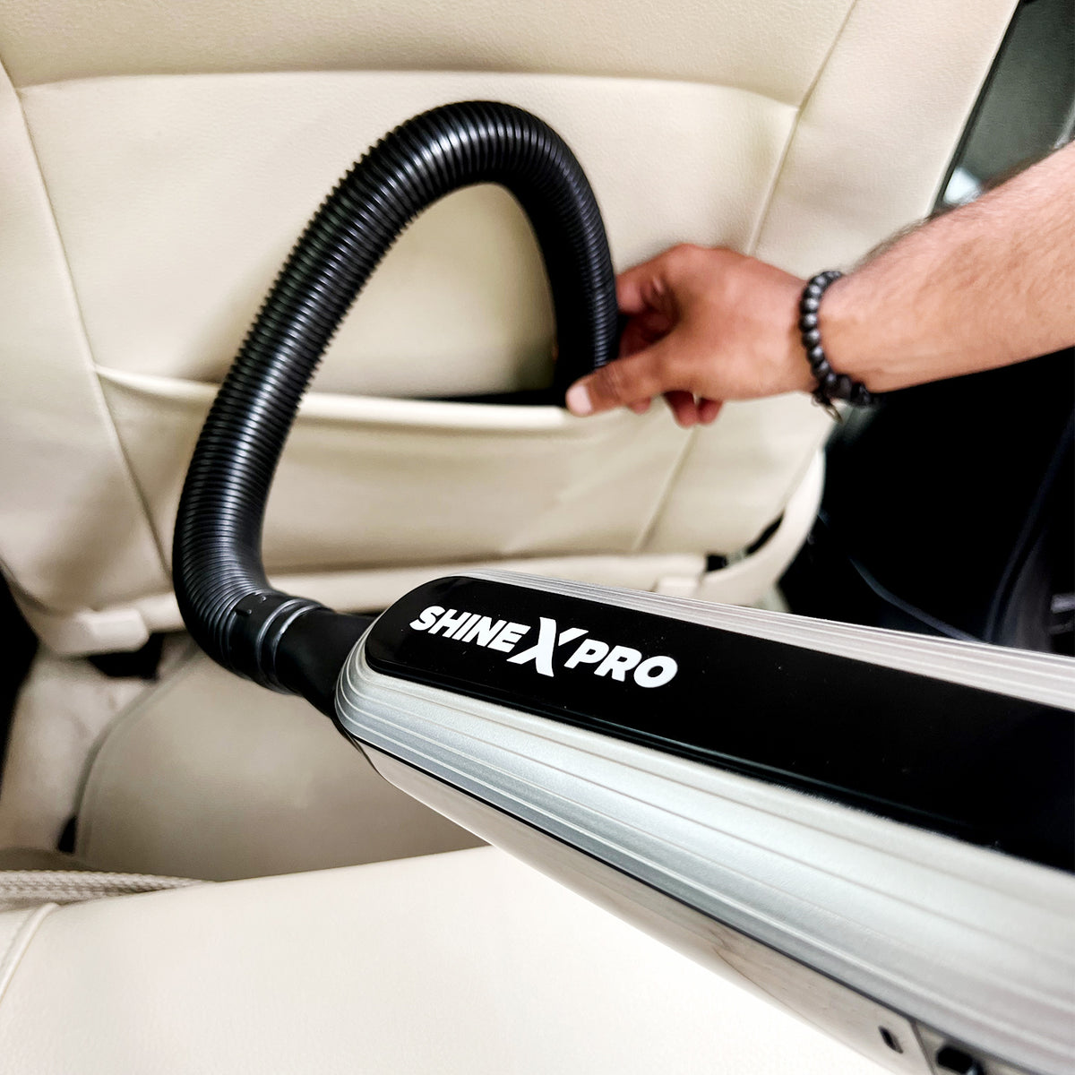 Battery powered vacuum discount cleaner for car